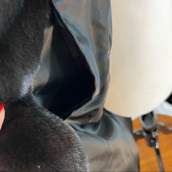 Stunning Black Mink Knee Length With Designer Lucite Button Fully Lined Medium - Picture 9 of 14